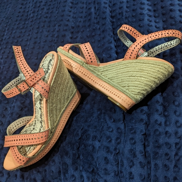 Nearly New Gianni Bini Pink/Salmon Leather Wedge Heels Size 10 - Picture 8 of 8